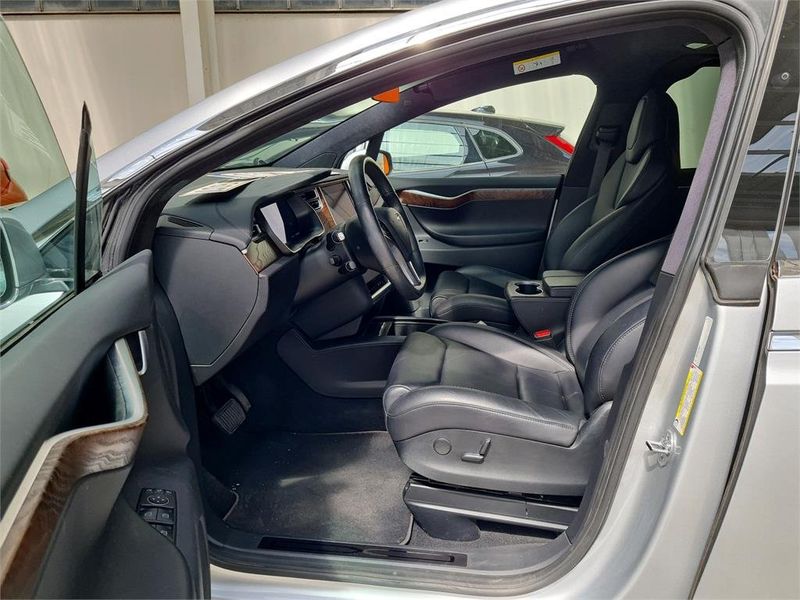 Tesla Model X • 2018 • 47,000 km 2