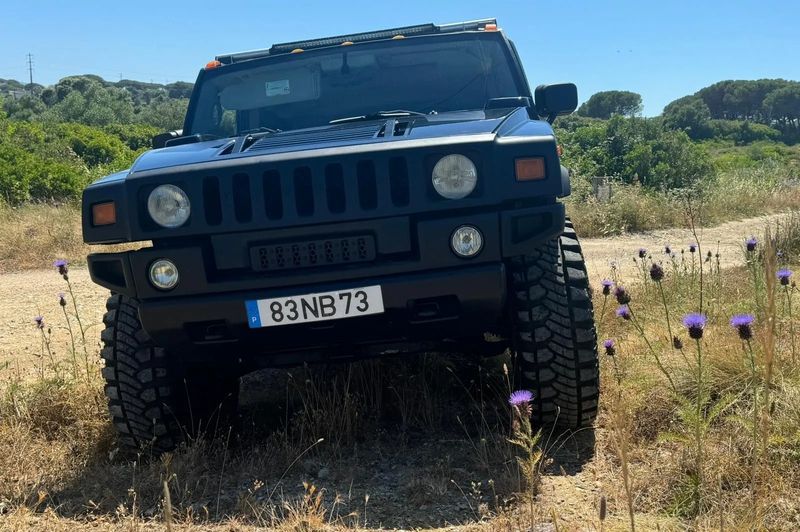 Hummer H2 • 2003 • 83,810 km 7