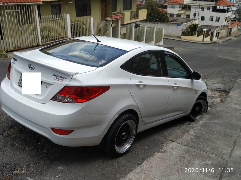 Hyundai Accent • 2012 • 222,000 km 10