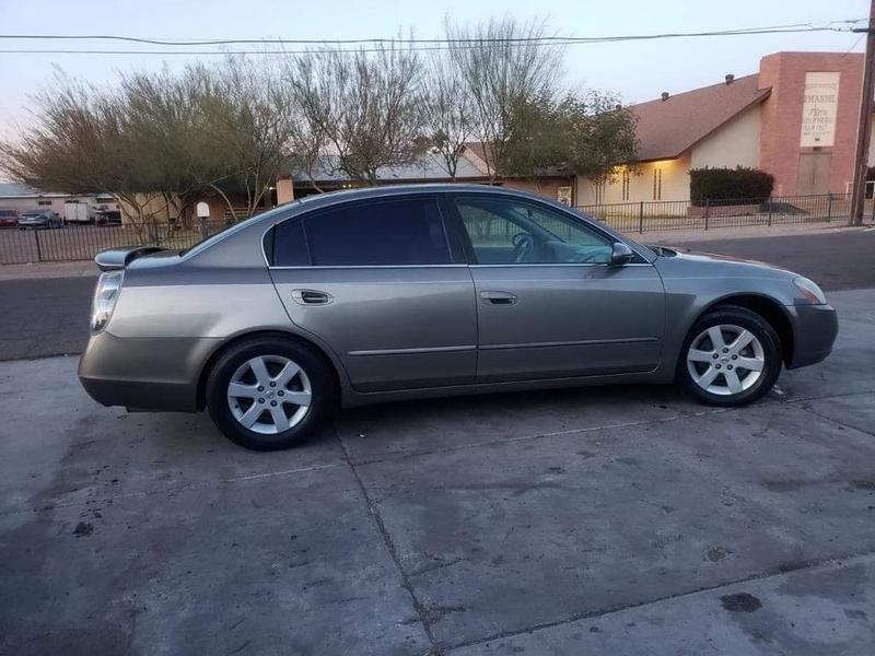 Nissan Altima • 2002 • 229,000 km 4