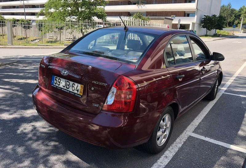 Hyundai Accent • 2010 • 70,000 km 2