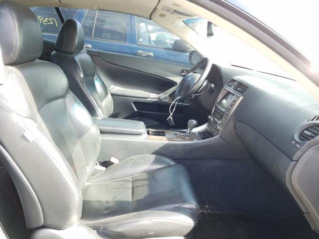 Lexus IS • 2010 • 37,401 km 4