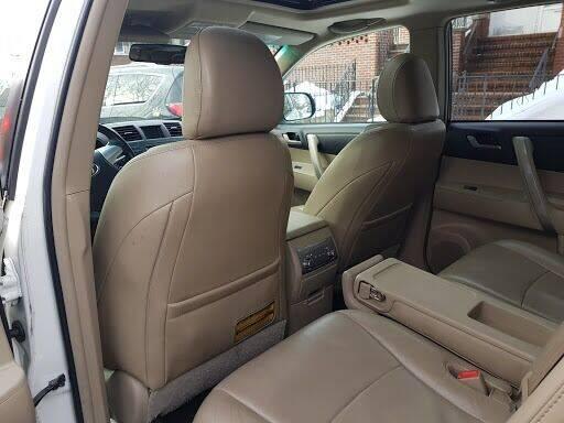 Toyota Highlander • 2012 • 69,000 km 4