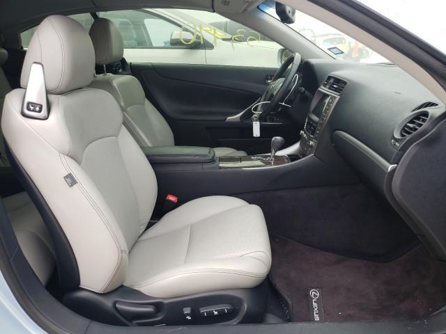 Lexus IS • 2012 • 38,247 km 3