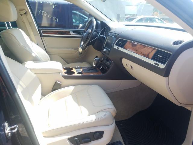 Volkswagen Touareg • 2012 • 34,780 km 3