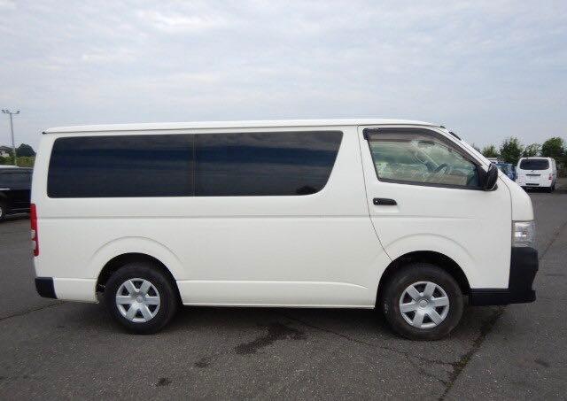 Toyota Hiace • 2007 • 35,470 km 1