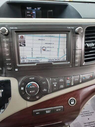 Toyota Sienna • 2014 • 69,000 km 3