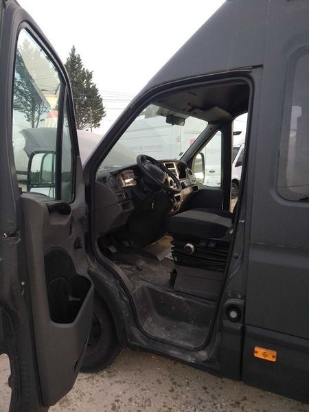 Mercedes-Benz 210 Van • 2010 • 90,000 km 3