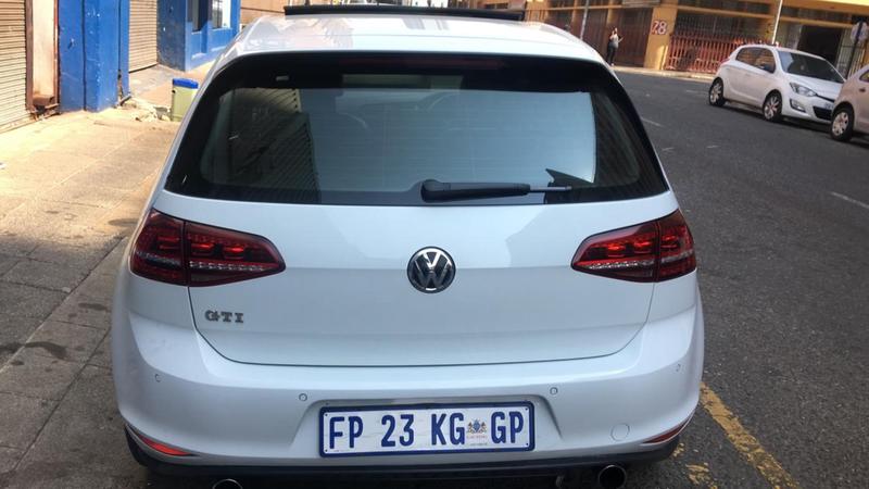 Volkswagen Golf • 2015 • 87,316 km 1