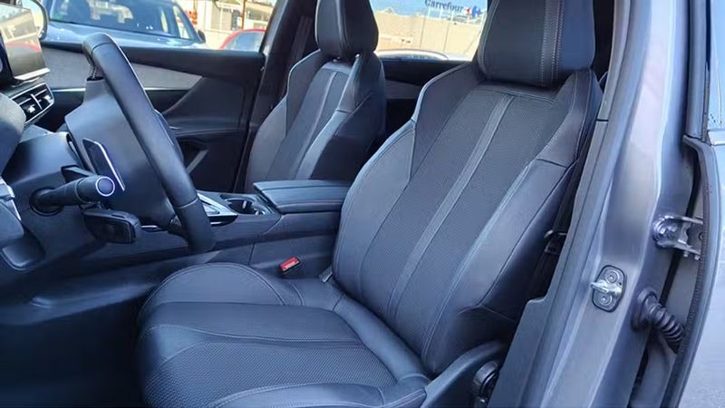 Peugeot 5008 • 2024 • 20,183 km 4