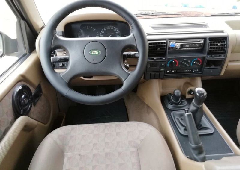 Land Rover Discovery • 1994 • 249,999 km 5