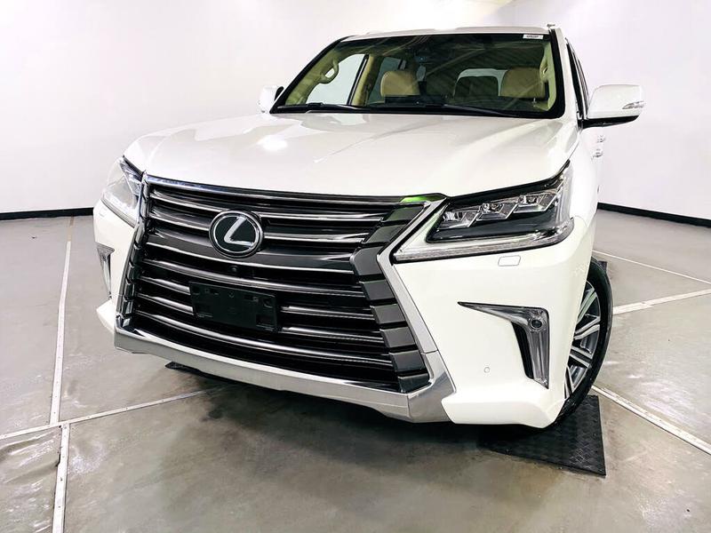 Lexus LX • 2017 • 33,000 km 2