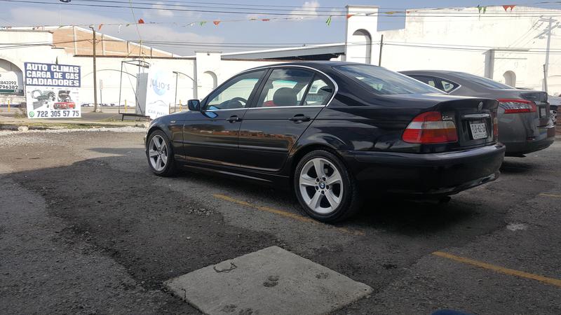 BMW Rad 3 • 2005 • 165,000 km 2