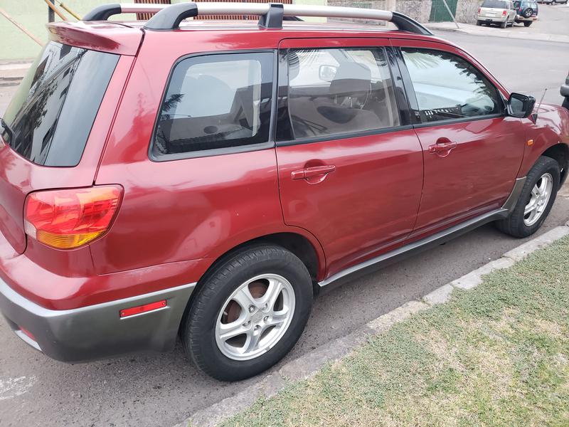 Mitsubishi Outlander • 2004 • 116,590 km 3