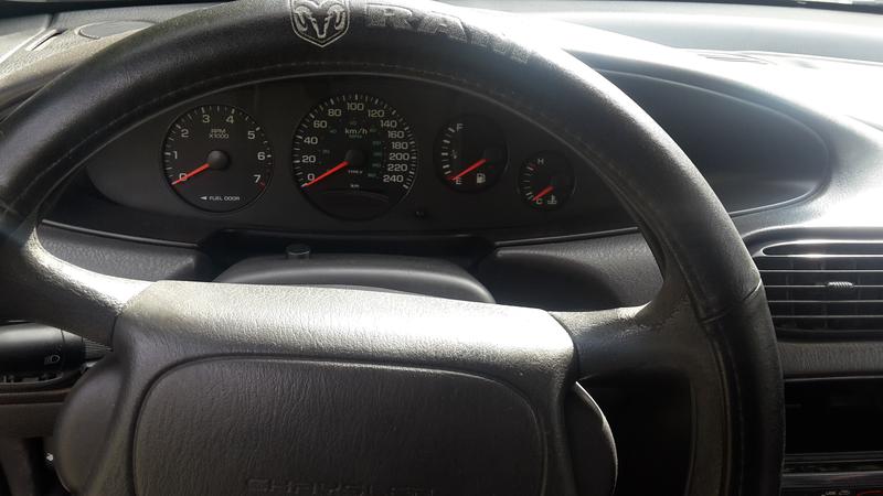 Chrysler Stratus • 1999 • 150,000 km 4