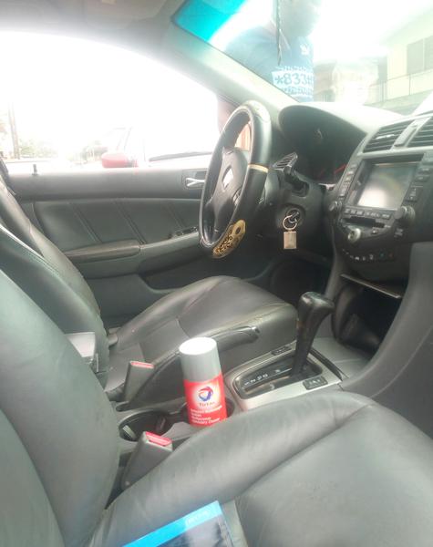 Honda Accord • 2004 • 260,000 km 4