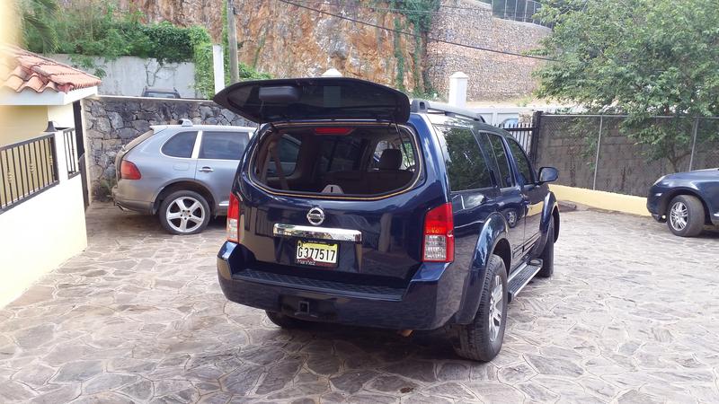 Nissan Pathfinder • 2010 • 160,000 km 3