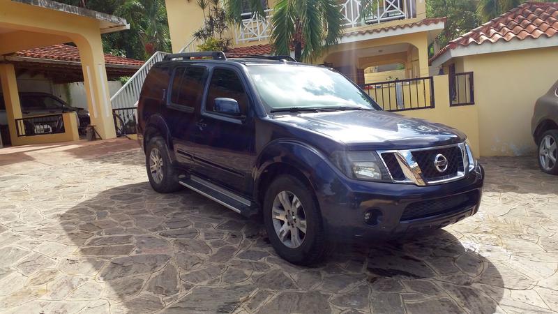 Nissan Pathfinder • 2010 • 160,000 km 1