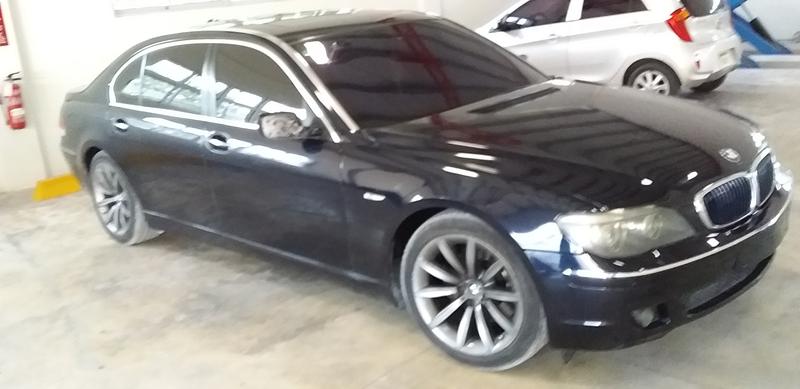 BMW Rad 7 • 2008 • 83,000 km 9