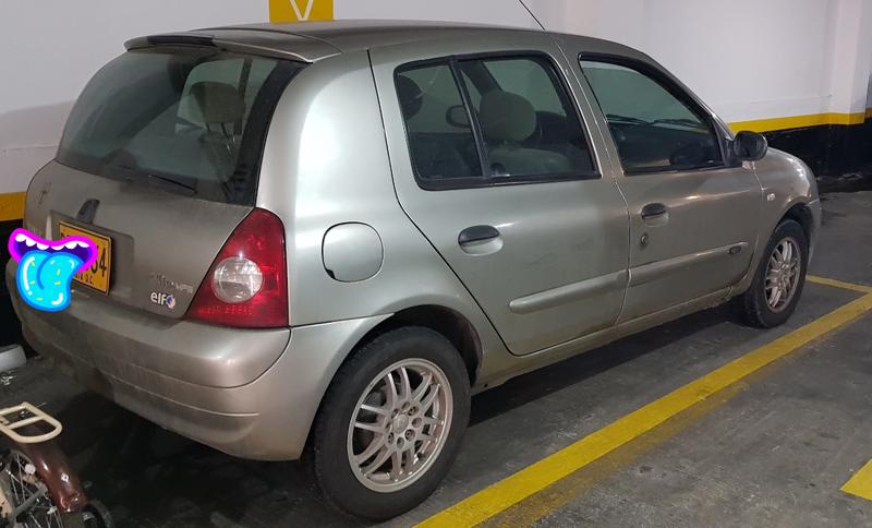 Renault Clio • 2006 • 131,721 km 4
