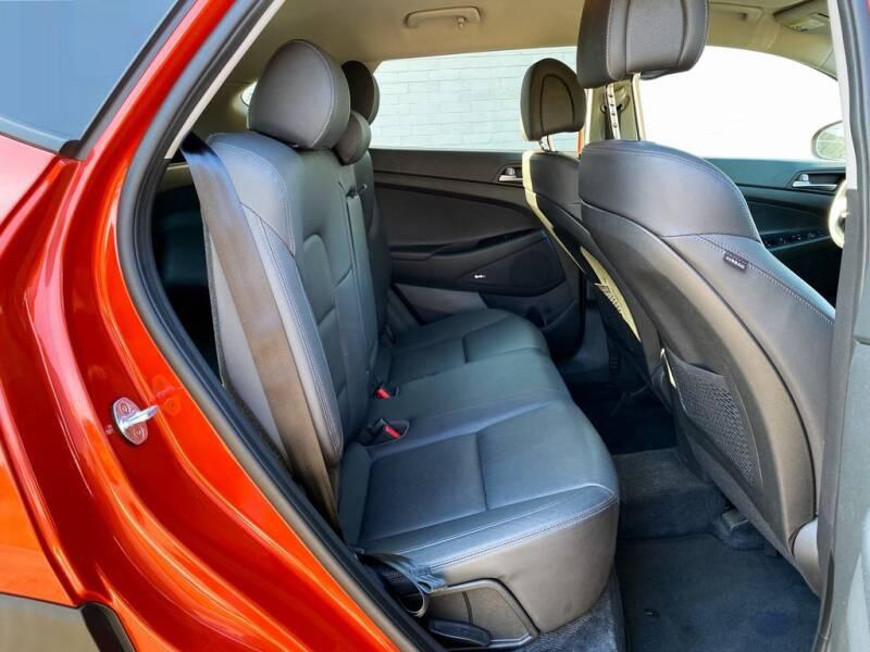 Hyundai Tucson • 2017 • 17,537 km 4