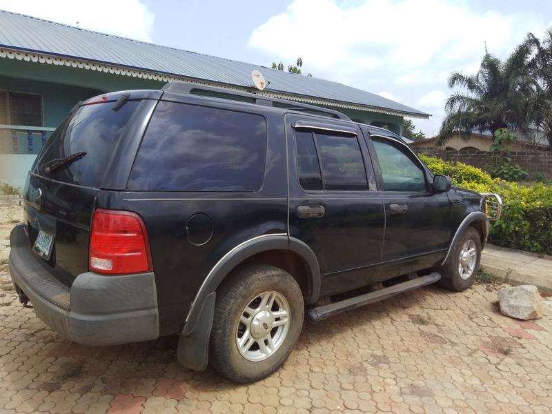 Ford Explorer • 2003 • 190 km 3