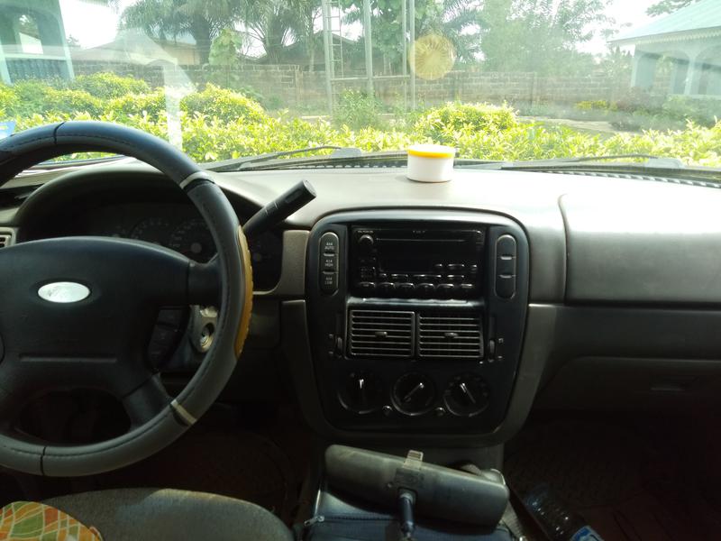 Ford Explorer • 2003 • 190 km 7