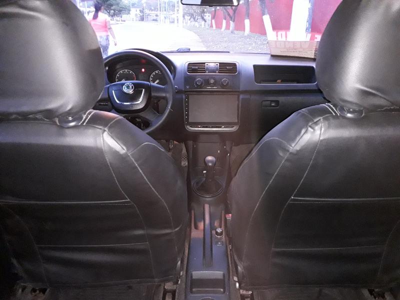 Škoda Fabia • 2010 • 273,000 km 4