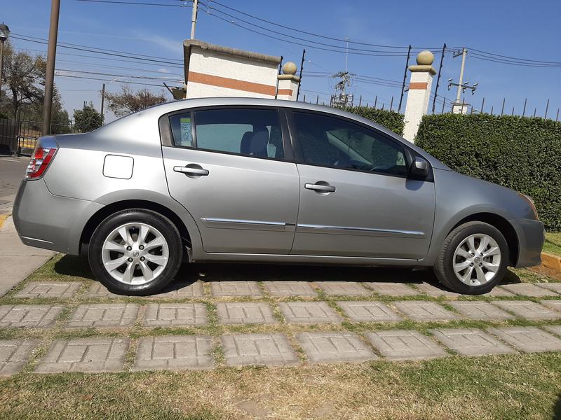 Nissan Sentra 2.0 • 2012 • 110,000 km 10