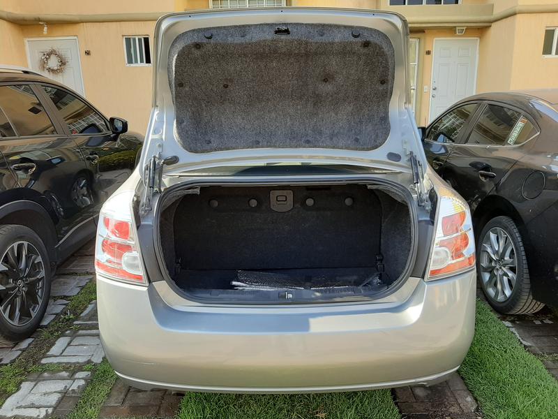 Nissan Sentra 2.0 • 2012 • 110,000 km 9