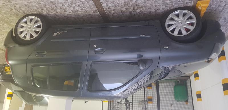 Renault Clio • 2015 • 88,000 km 2