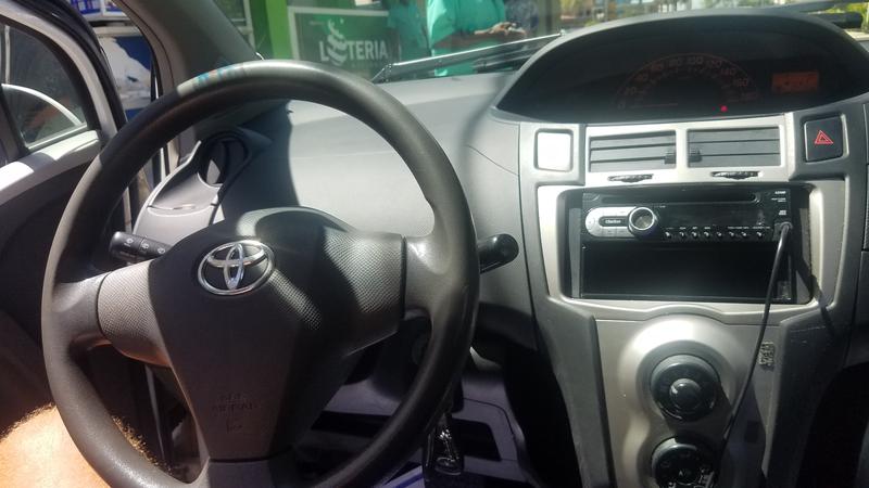 Toyota Yaris • 2011 • 79,000 km 4