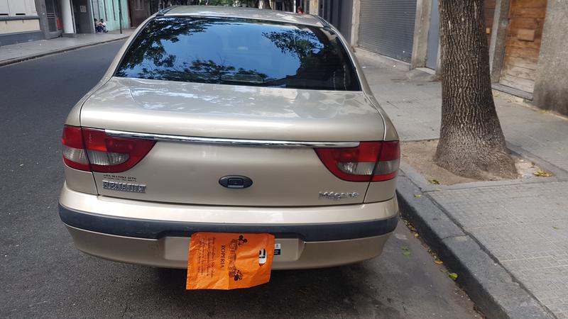 Renault Mégane • 2000 • 157,000 km 3