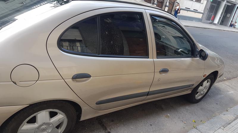 Renault Mégane • 2000 • 157,000 km 5