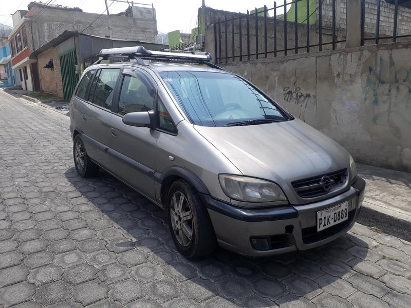 Chevrolet Zafira • 2005 • 216,000 km 4