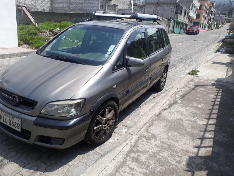 Chevrolet Zafira • 2005 • 216,000 km 3