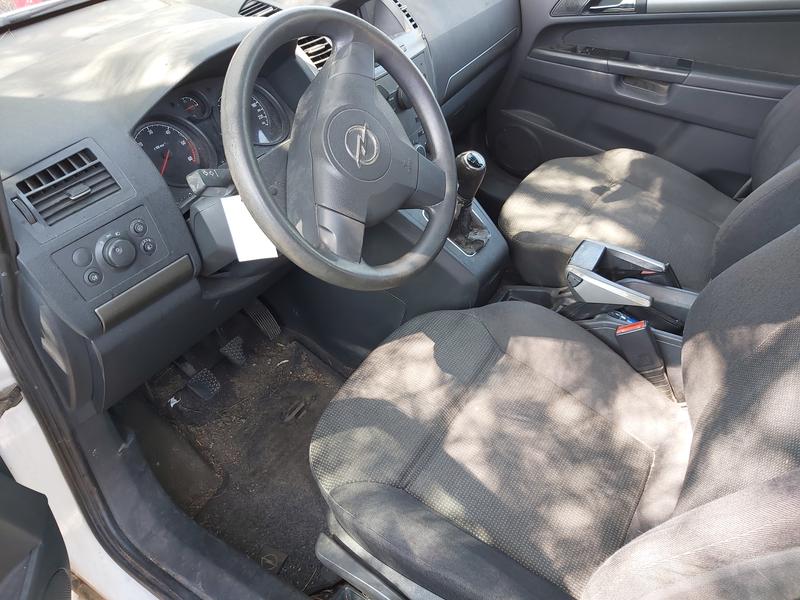 Opel Zafira • 2006 • 235,000 km 7