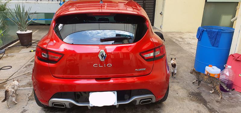 Renault Clio • 2015 • 20,000 km 2