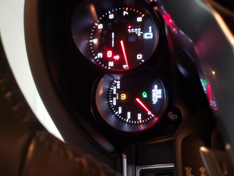 Porsche Macan • 2016 • 40,000 km 4