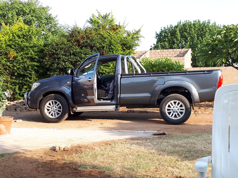 Toyota Hilux • 2011 • 223,992 km 1