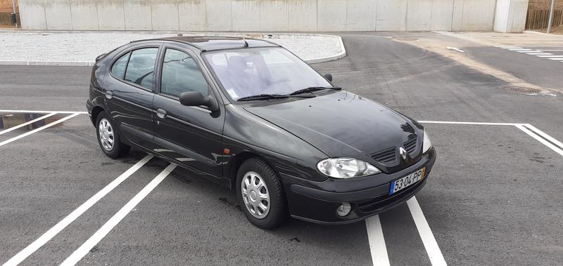 Renault Mégane • 2000 • 240,000 km 2