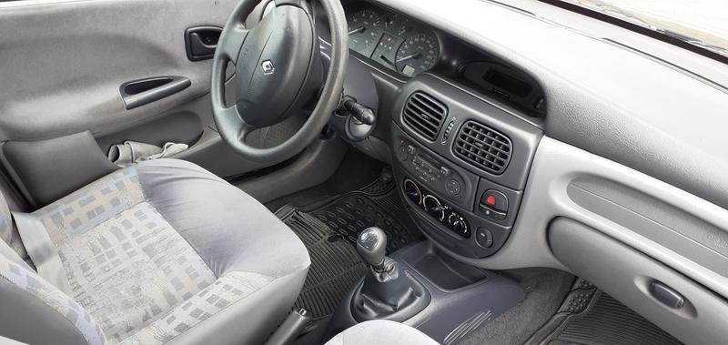 Renault Mégane • 2000 • 240,000 km 7