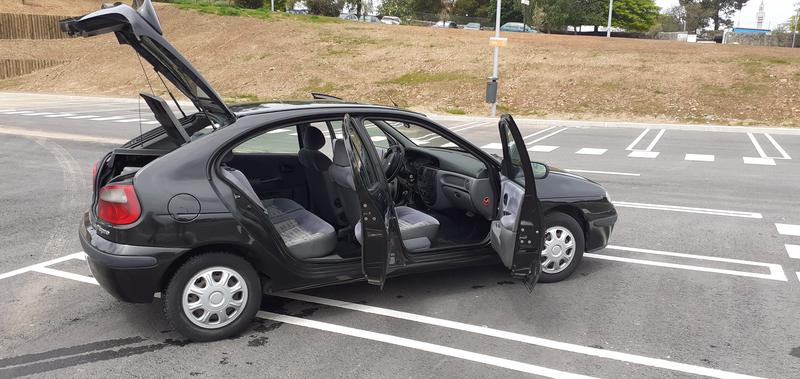 Renault Mégane • 2000 • 240,000 km 1