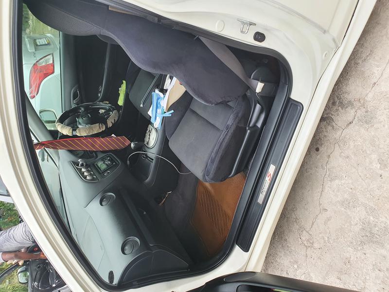 Honda Integra • 2004 • 176,341 km 6