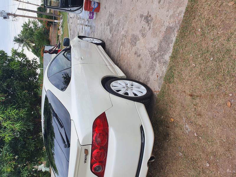 Honda Integra • 2004 • 176,341 km 2