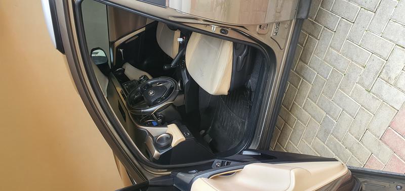 Toyota RAV4 • 2014 • 130,000 km 8