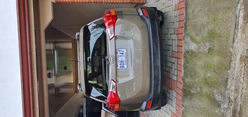 Toyota RAV4 • 2014 • 130,000 km 4