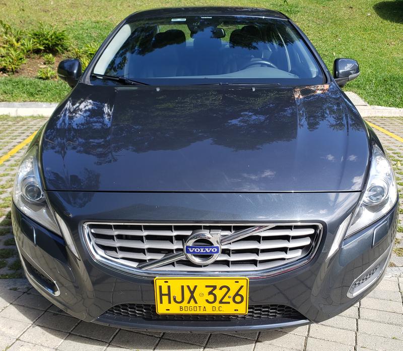 Volvo S60 • 2013 • 19,000 km 3
