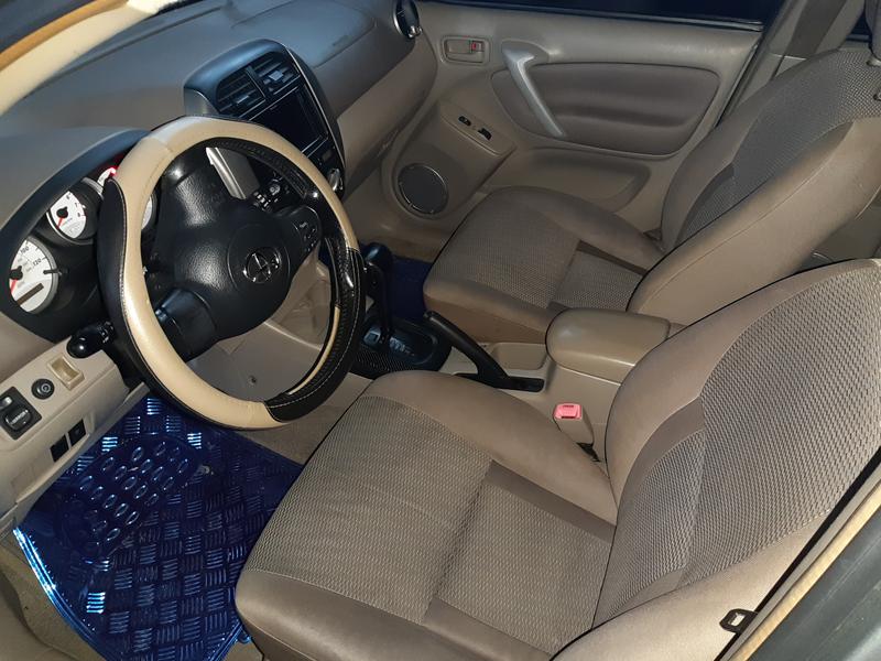 Toyota RAV4 • 2004 • 122,000 km 11