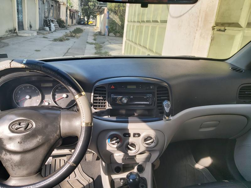 Hyundai Accent • 2011 • 440,000 km 2